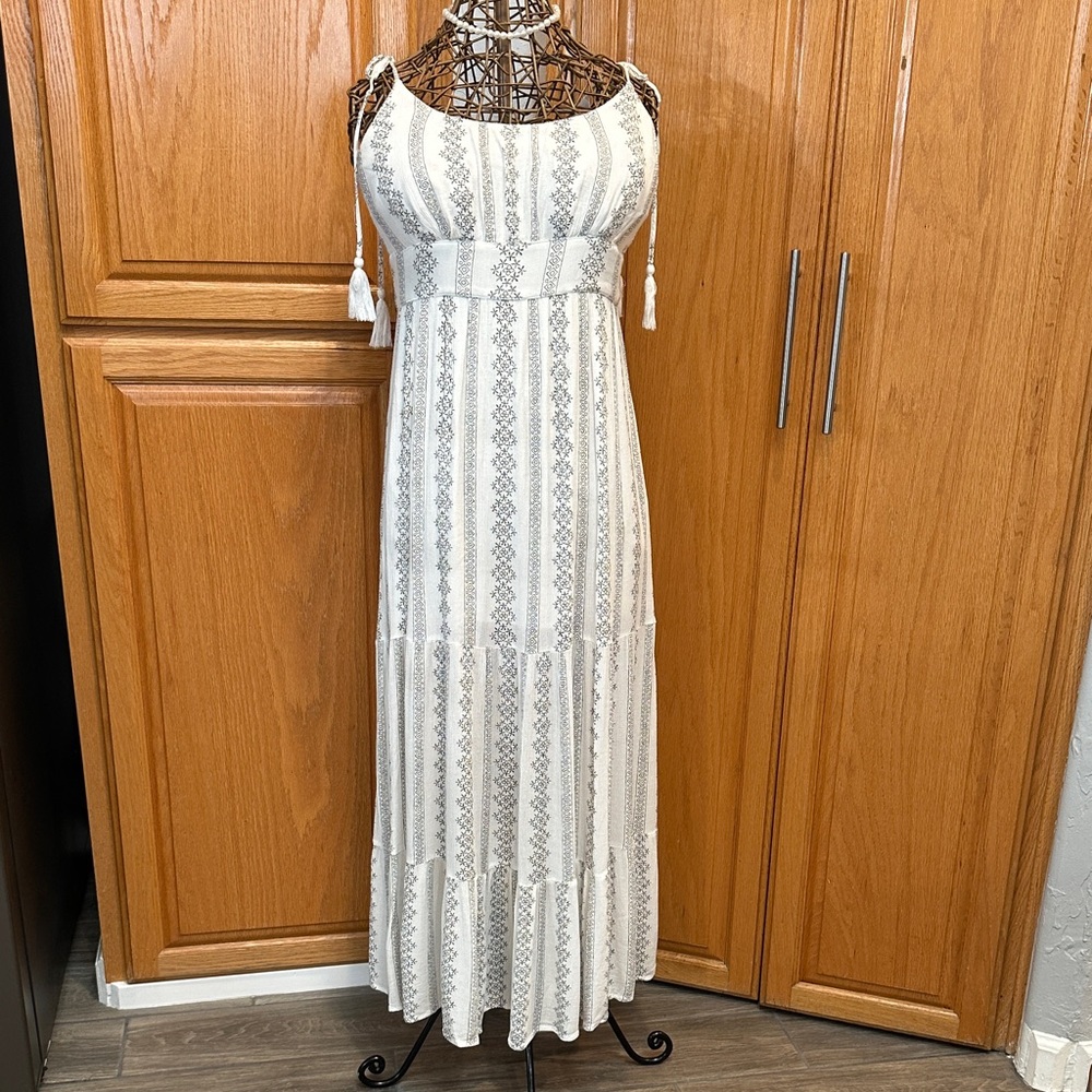 Promesa Elegant White and Gray Maxi Dress, Size Medium. Shoulder ties.